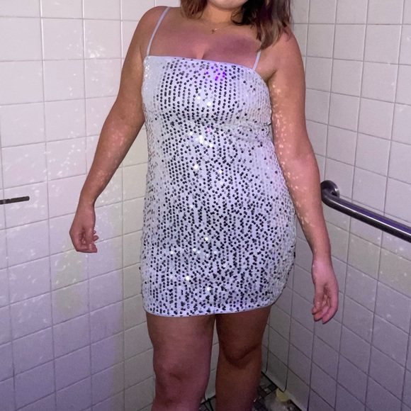 Silver Sequins Dress - Picture 7 of 7